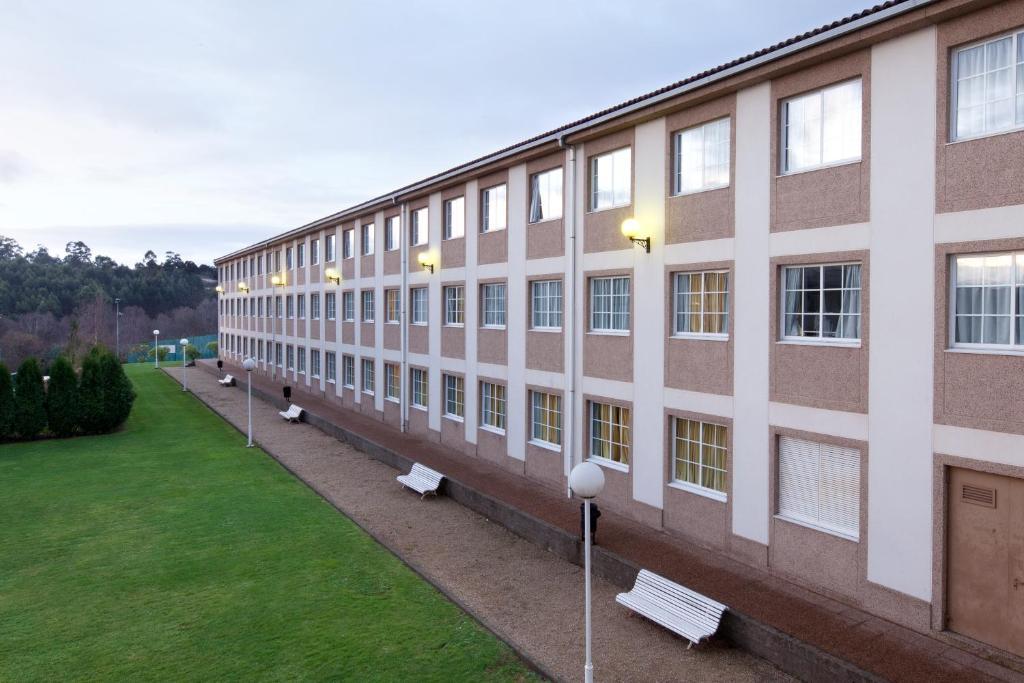 Residencia Universitaria Resa Siglo XXI كوليريدو المظهر الخارجي الصورة